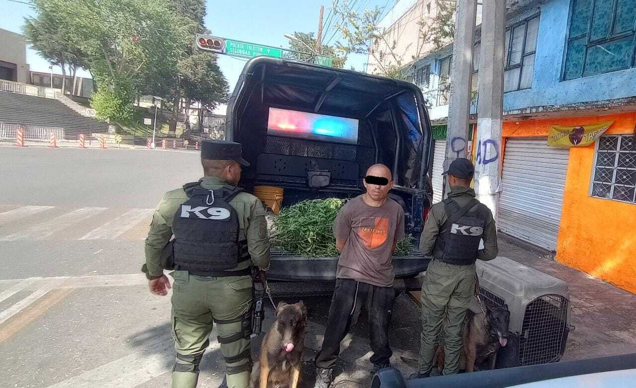 Portaba droga e intentó huir de la policía, pero falló, en Toluca